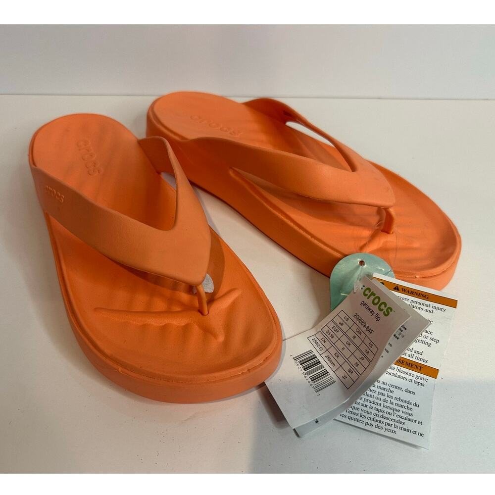 Crocs Getaway Comfort Flip Flops Women's 8 Orange NWT Vacation Style Sporty